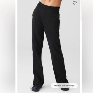ALO Yoga Free Time Black Medium M $128
